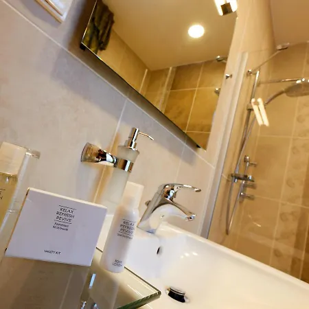 Hradna Straz Hotel&apartments S Privatnym Wellness