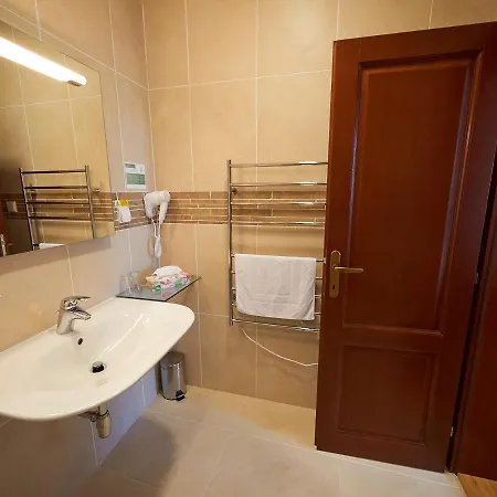 Отель Hradna Straz Hotel&apartments S Privatnym Wellness 4*