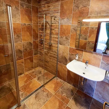Hradna Straz Hotel&apartments S Privatnym Wellness 4*