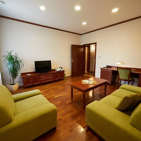 Hradná Stráž Hotel&apartments S Privátnym Wellness Hotel