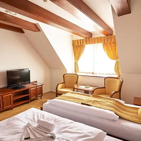 Hradna Straz Hotel&apartments S Privatnym Wellness