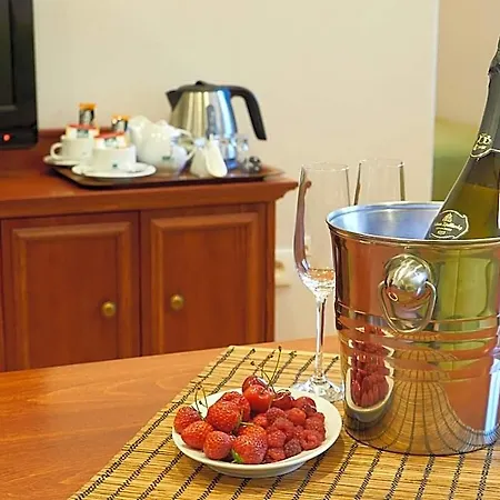Hradna Straz Hotel&apartments S Privatnym Wellness 4* Topolcianky