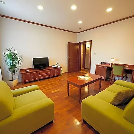 Hotel Hradna Straz Hotel&apartments S Privatnym Wellness