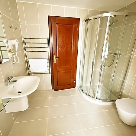 Hradna Straz Hotel&apartments S Privatnym Wellness