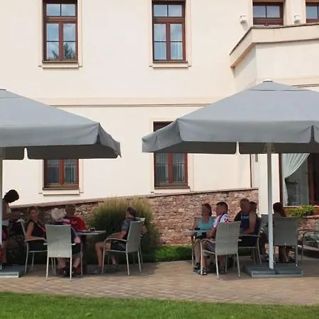 Hradna Straz Hotel&apartments S Privatnym Wellness 4*