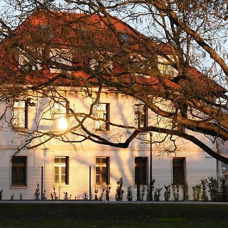 فندق Hradna Straz Hotel&apartments S Privatnym Wellness Topoľčianky