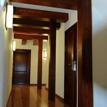 Hradna Straz Hotel&apartments S Privatnym Wellness Отель