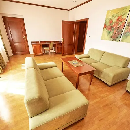 Hradná Stráž Hotel&apartments S Privátnym Wellness 4* Topoľčianky