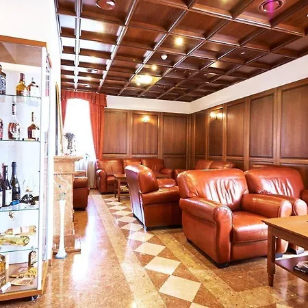 Hradna Straz Hotel&apartments S Privatnym Wellness 4* Topoľčianky