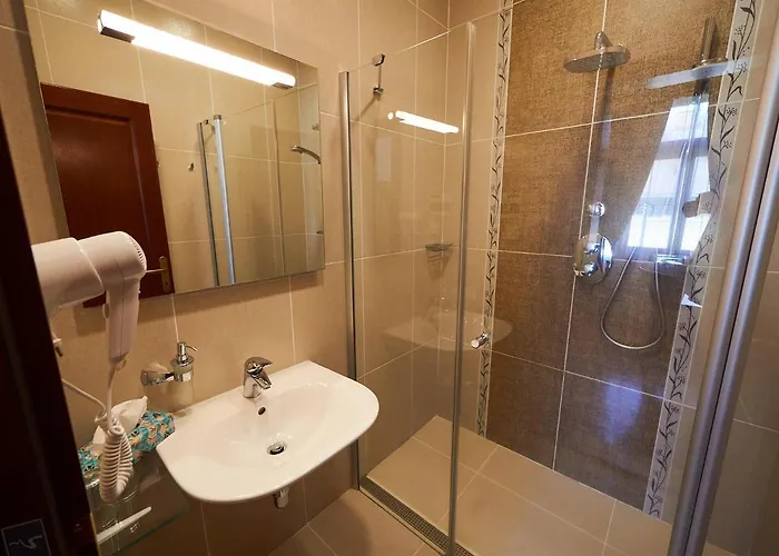 Hradna Straz Hotel&apartments S Privatnym Wellness ホテル 4*