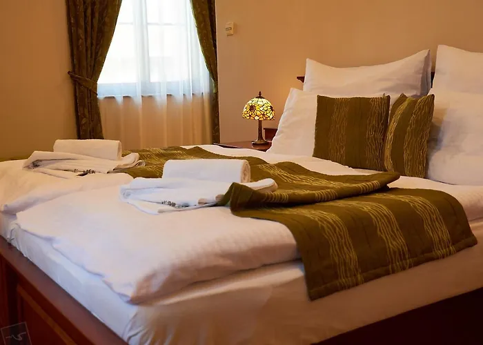 ホテル Hradna Straz Hotel&apartments S Privatnym Wellness