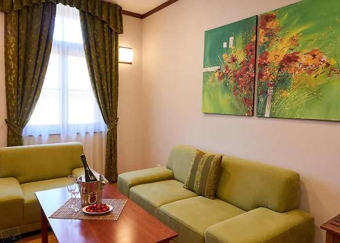 Hradna Straz Hotel&apartments S Privatnym Wellness ホテル