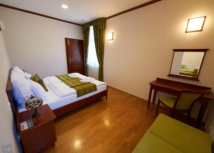 ホテル Hradna Straz Hotel&apartments S Privatnym Wellness