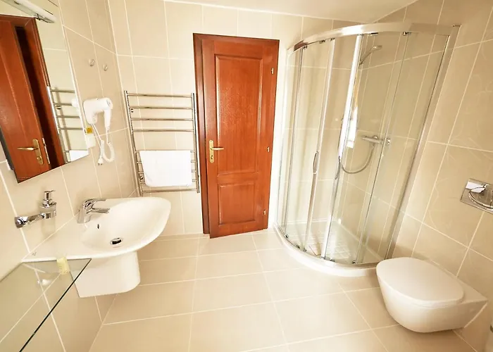 ホテル Hradna Straz Hotel&apartments S Privatnym Wellness