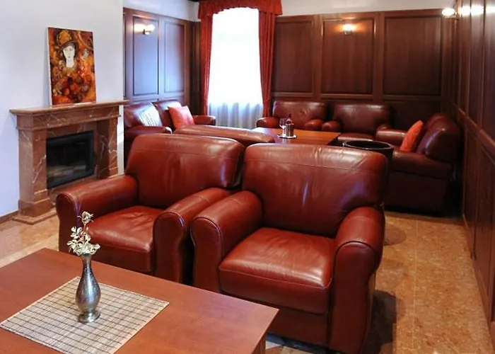 ホテル Hradna Straz Hotel&apartments S Privatnym Wellness 4*