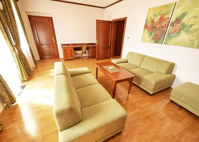 Hradna Straz Hotel&apartments S Privatnym Wellness 4* Topoľčianky