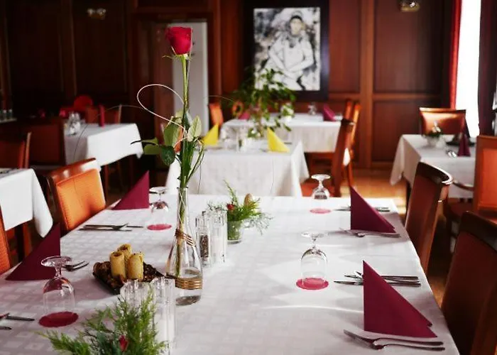 Hradna Straz Hotel&apartments S Privatnym Wellness Topoľčianky